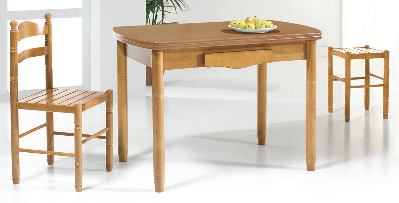 Mesa y sillas cocina.(104---)
